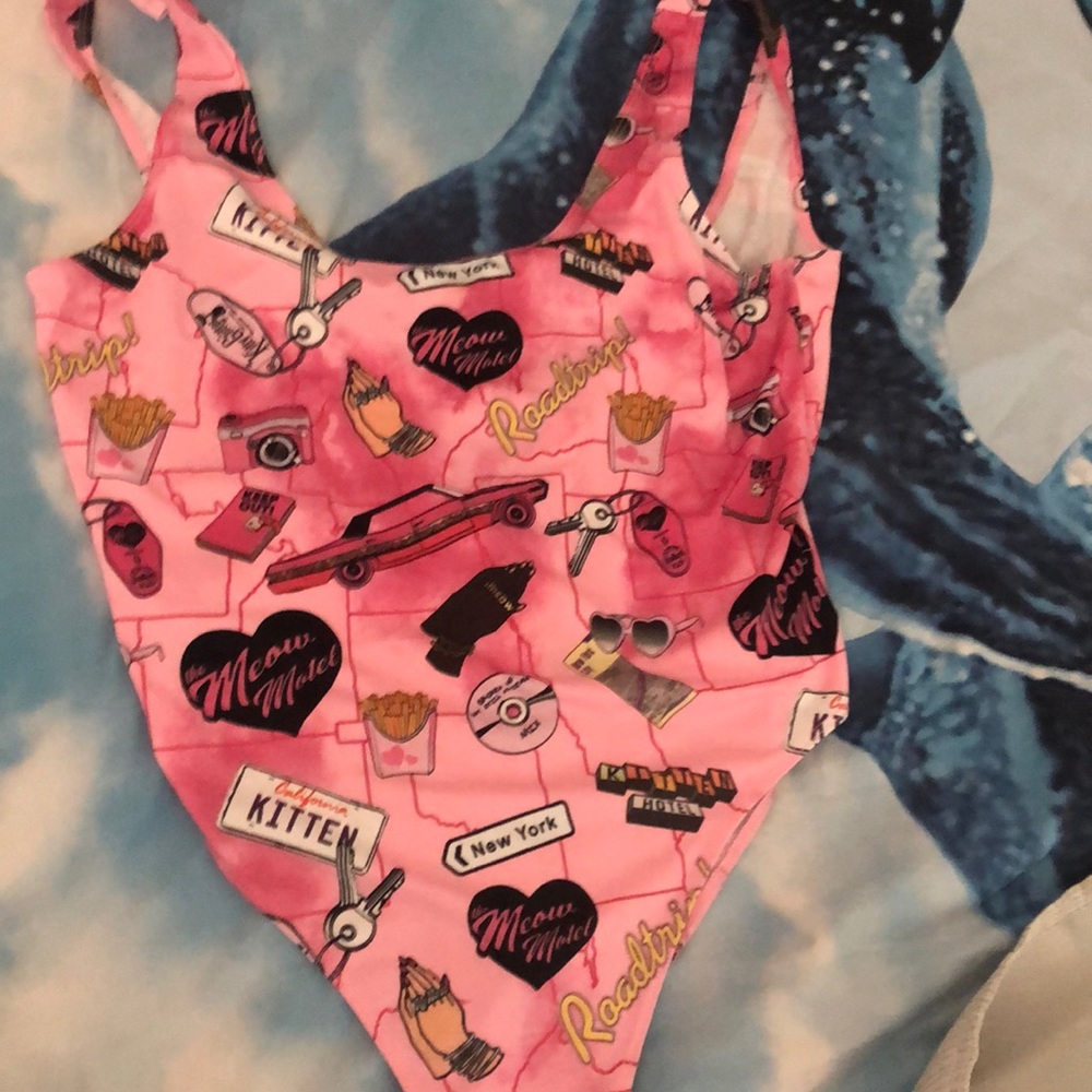 One piece swimsuit size large very good condition